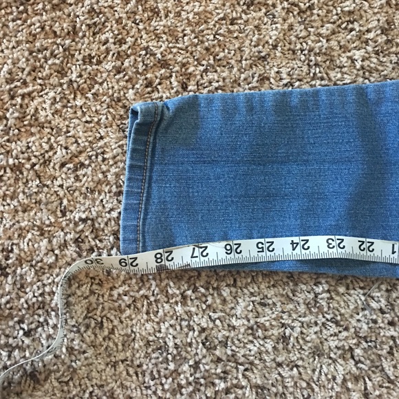 (SOLD)New listing! Maternity Skinny Jeans - Picture 8 of 8