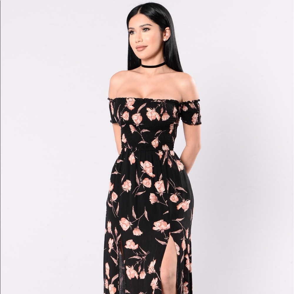 Fashion Nova - Rose Well Maxi Dress
