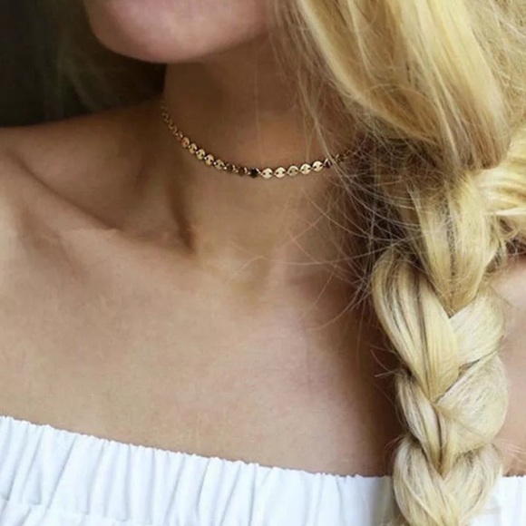Jewelry - Beautiful gold coin choker necklace