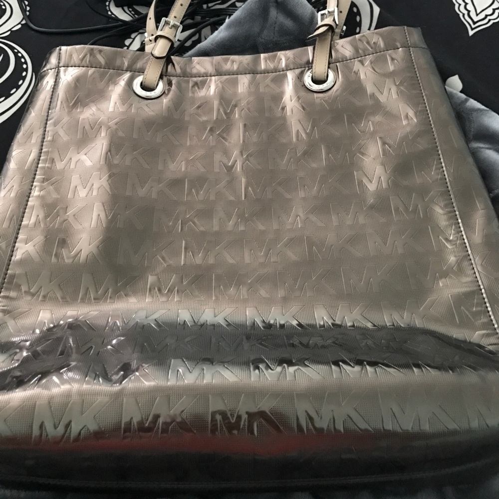 Michael Kors Metallic jetset tote