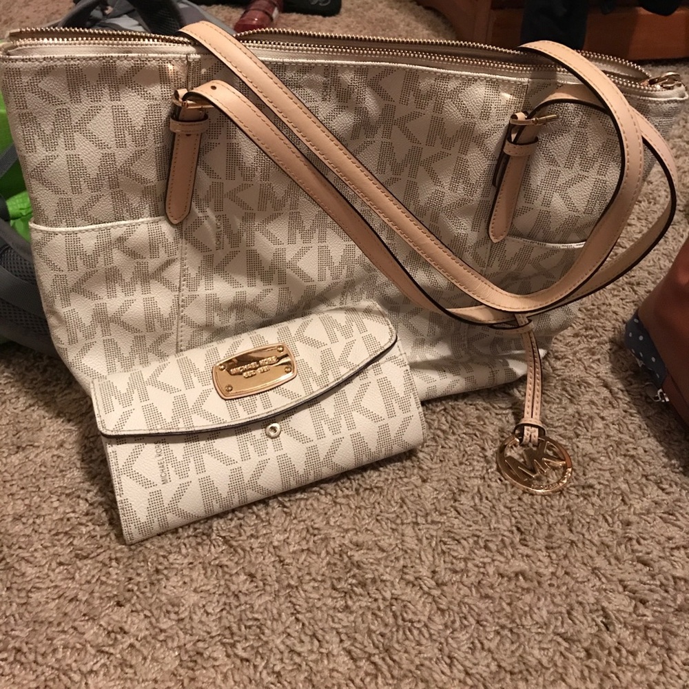 Michael Kors handbag and matching wallet