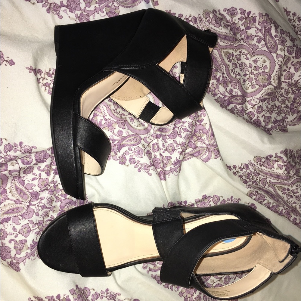 Jessica Simpson - Black Wedges