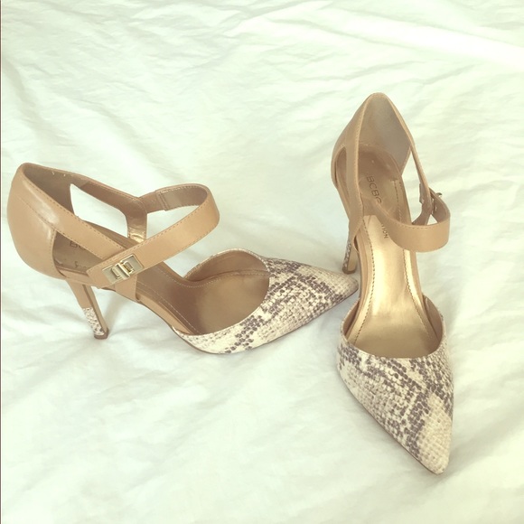 BCBG heels - Picture 1 of 1