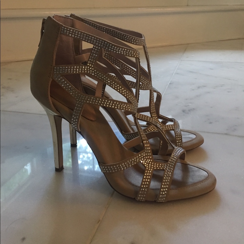 BCBG cage heel