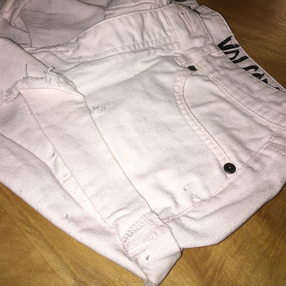 Volcom Shorts - Picture 4 of 4