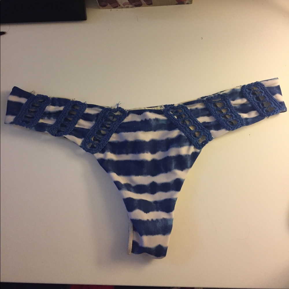 ❣️SOLD❣️Acacia Pacific Tides Bottoms