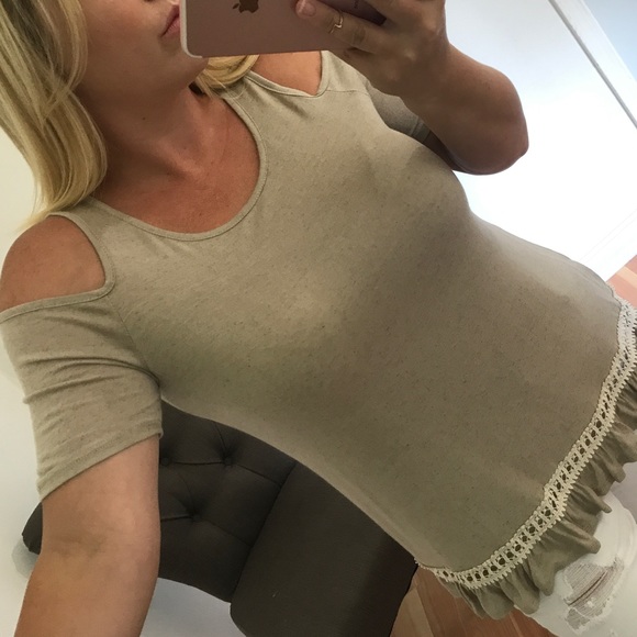 LAST 2 - Taupe cold shoulder lace top - Picture 3 of 3