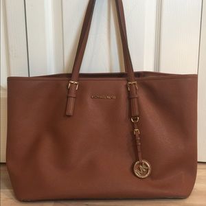 Michael Kors jet set travel medium leather tote