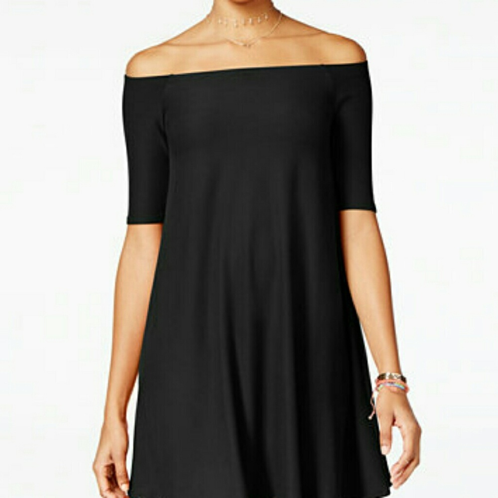 Planet Gold cute 
Juniors' Off-The-Shoulder Shift