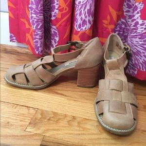 Adorable Steve Madden sandals!!