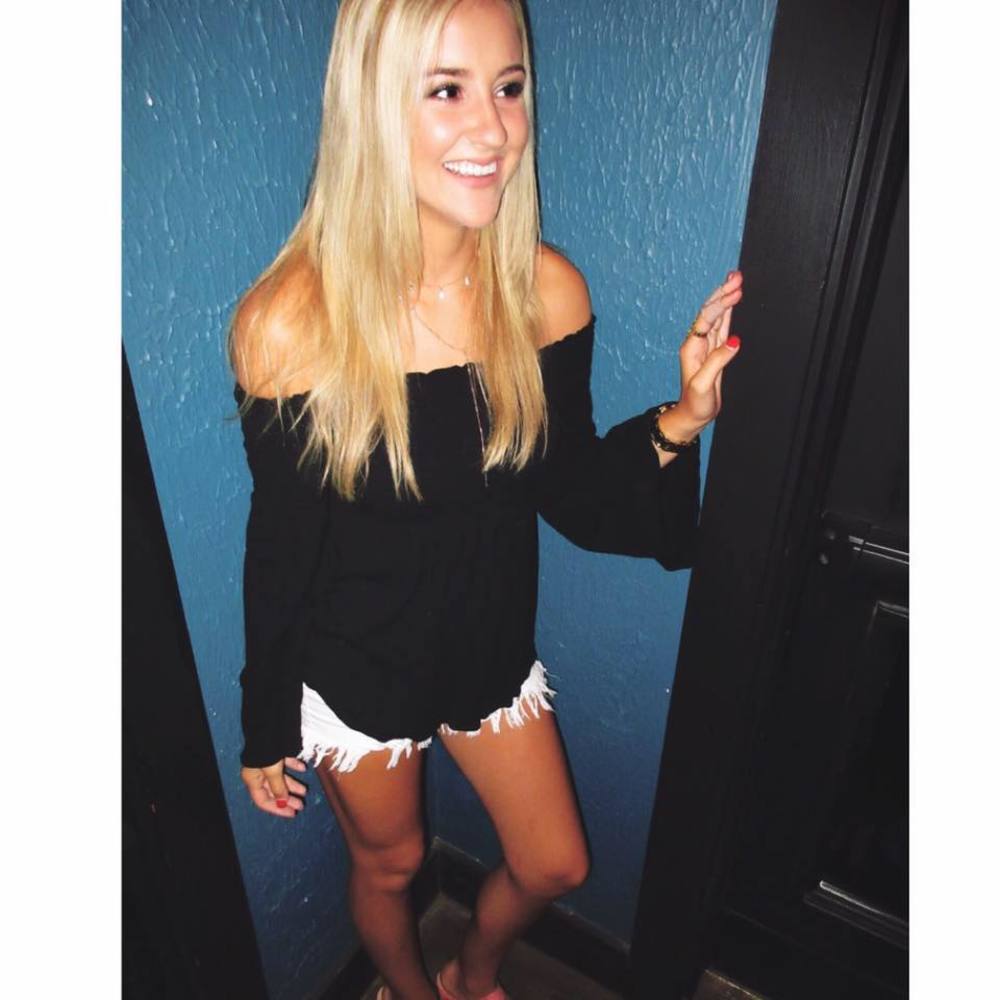 Meet your Posher, Elizabeth