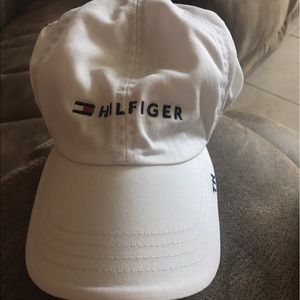 Tommy Hilfiger hat