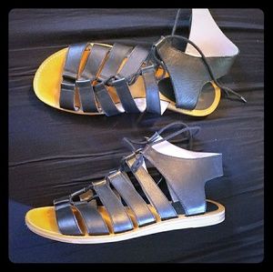 Black leather sandals *great condition*