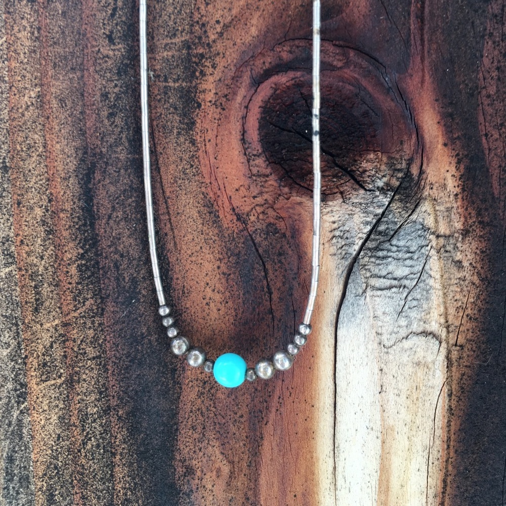 Elegant turquoise and silver beaded necklace