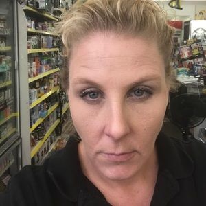 Meet your Posher, Danette