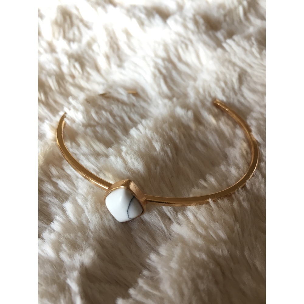 ----SOLD--- Stone & Gold Bracelet - Picture 2 of 3