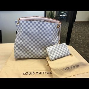 Louis Vuitton Artsy w/Zippy Wallet price reflect