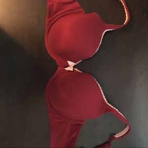 Victoria's Secret body by Victoria bra