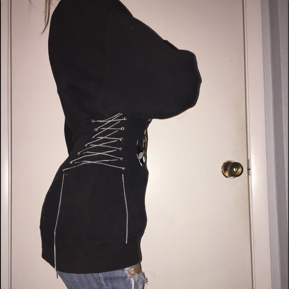 Sold - Picture 3 of 5