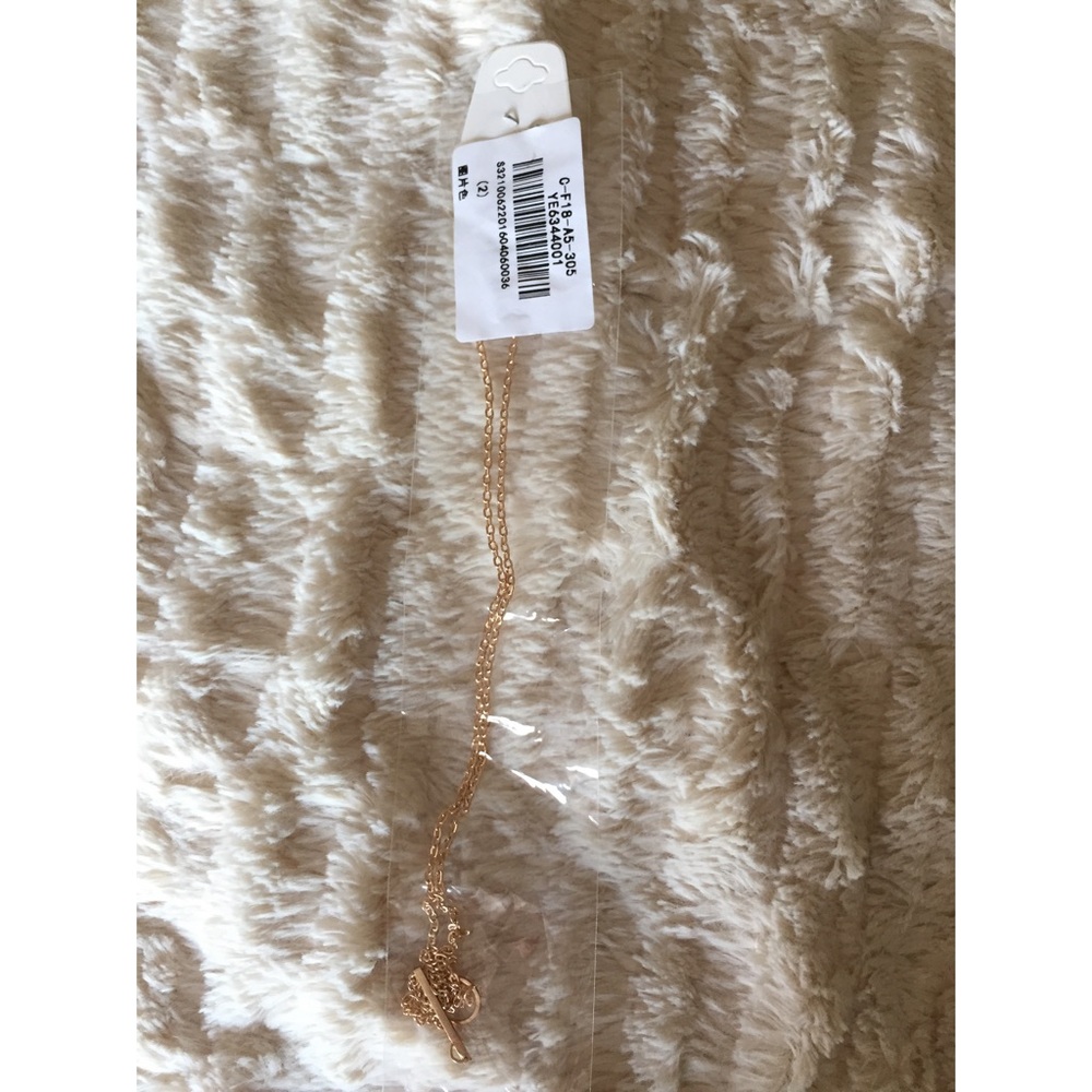 ⭐️ •FREE ITEM• ⭐️ - Picture 3 of 3