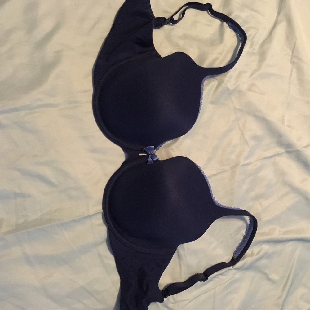 Victoria's Secret body by Victoria bra