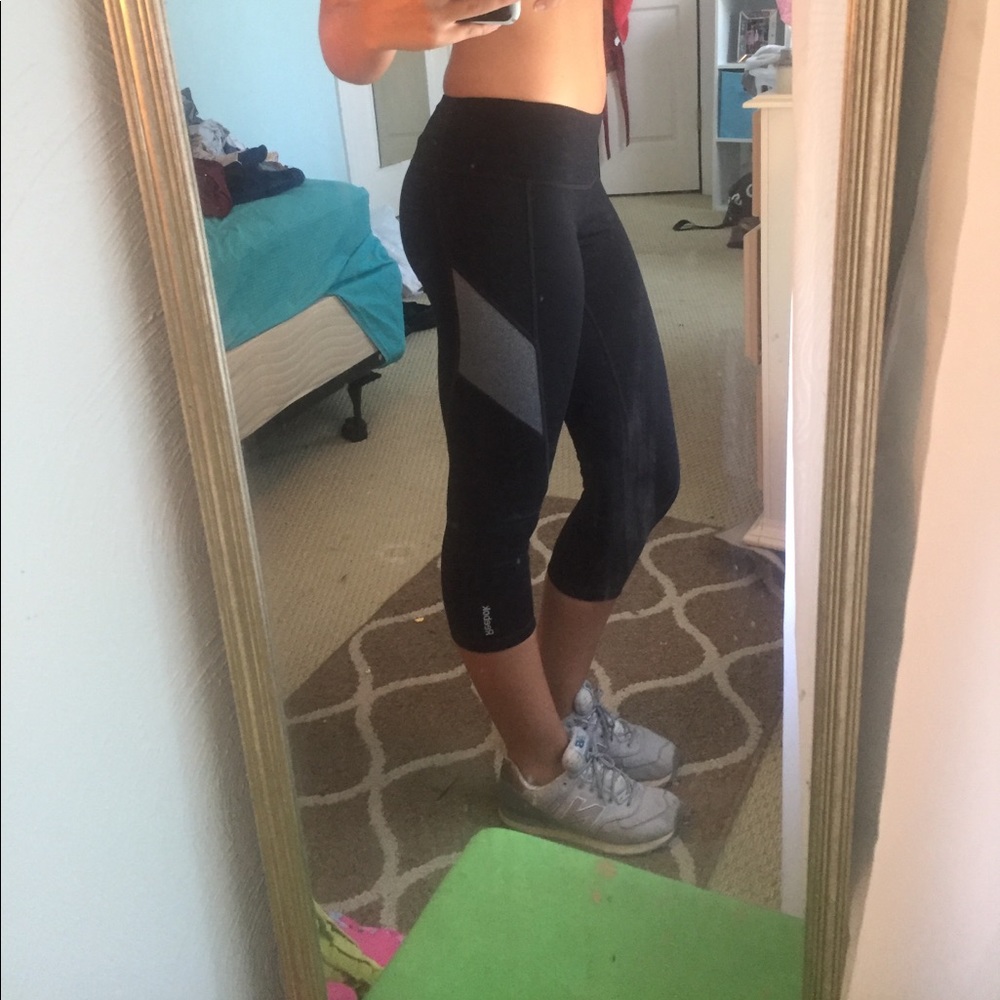 Reebok cropped leggings SIZE XS 💪🏼🏃🏽‍♀️