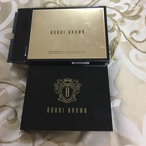 SOLD NWT Bobbi brown Luxe pallet w/ gel liner