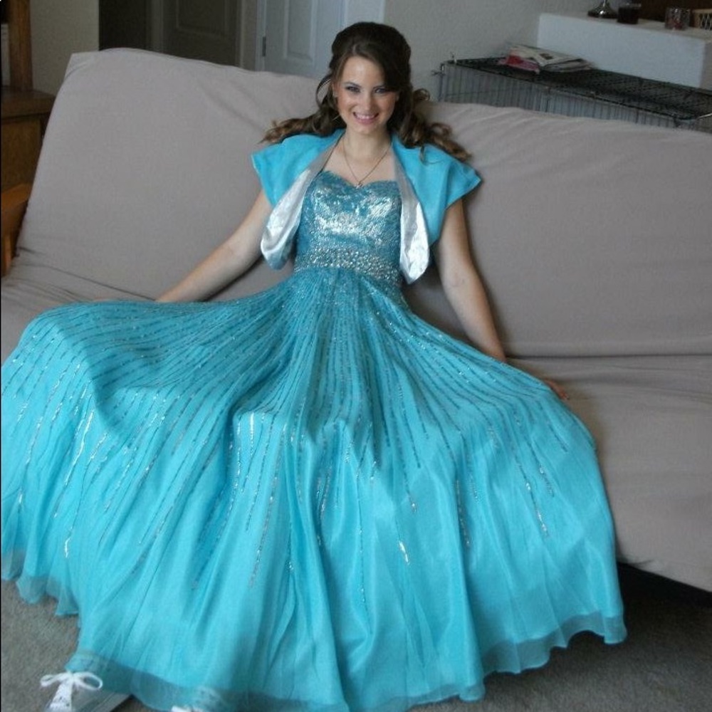 Sheri Hill sweetheart neckline, empire waist