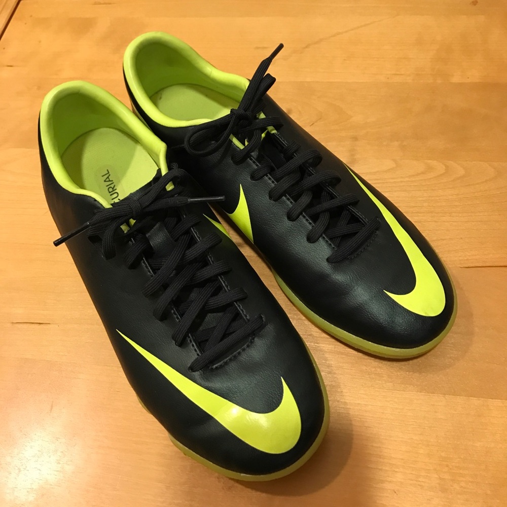mens indoor cleats