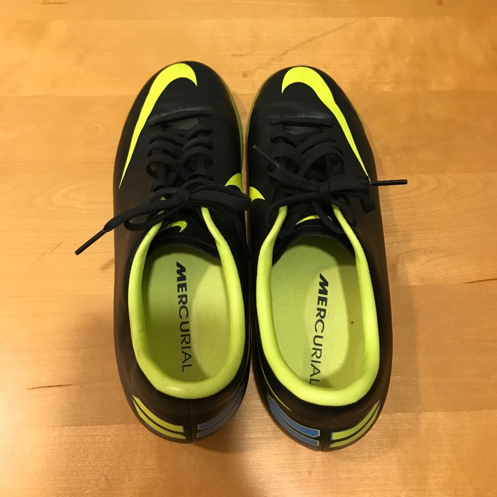 indoor soccer cleats size 6