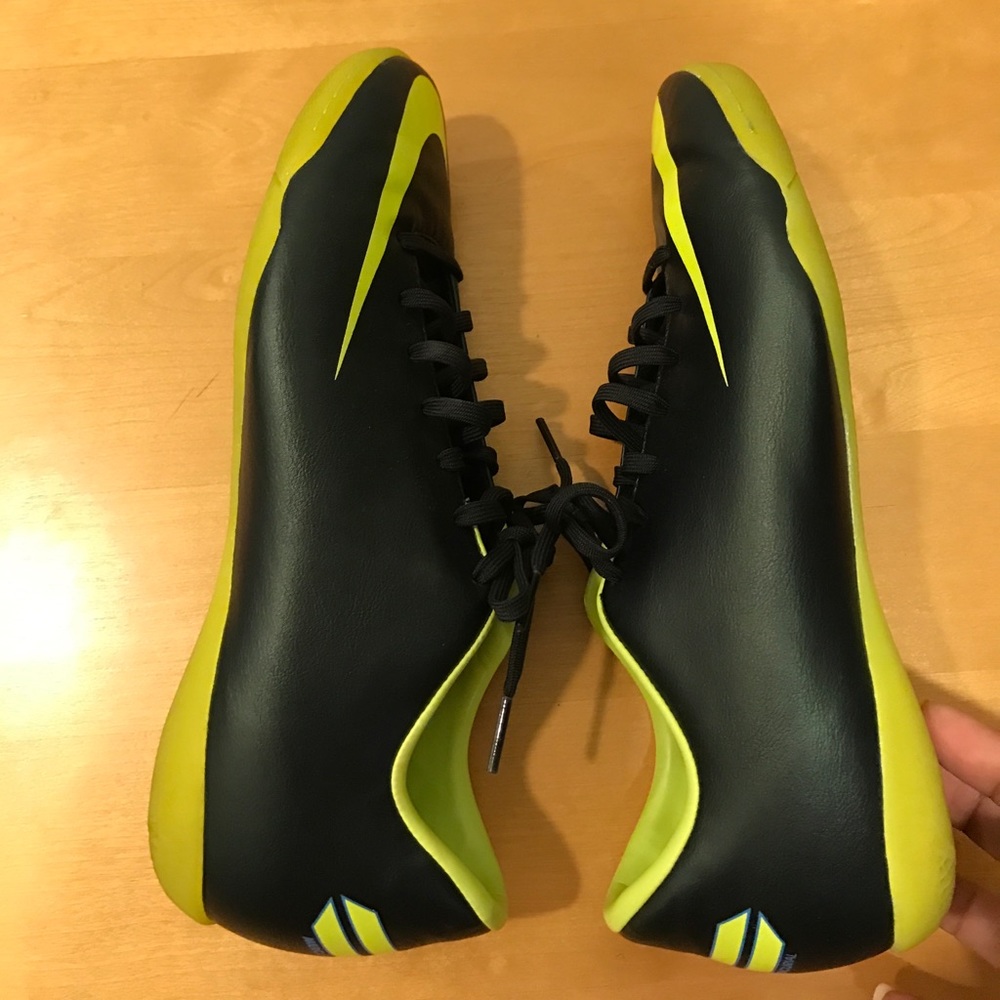 indoor cleats men