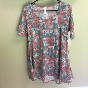 BNWT LuLaRoe Perfect Tee