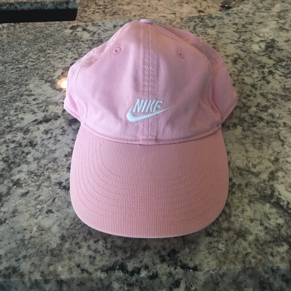 Nike Accessories - LAST CHANCE  Taking off posh 1/8/18⭐️Nike hat