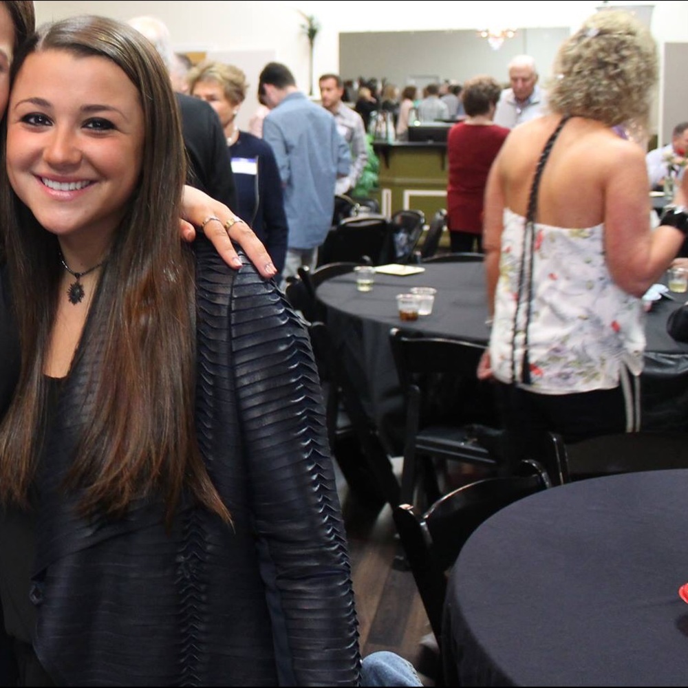 Meet your Posher, Carli