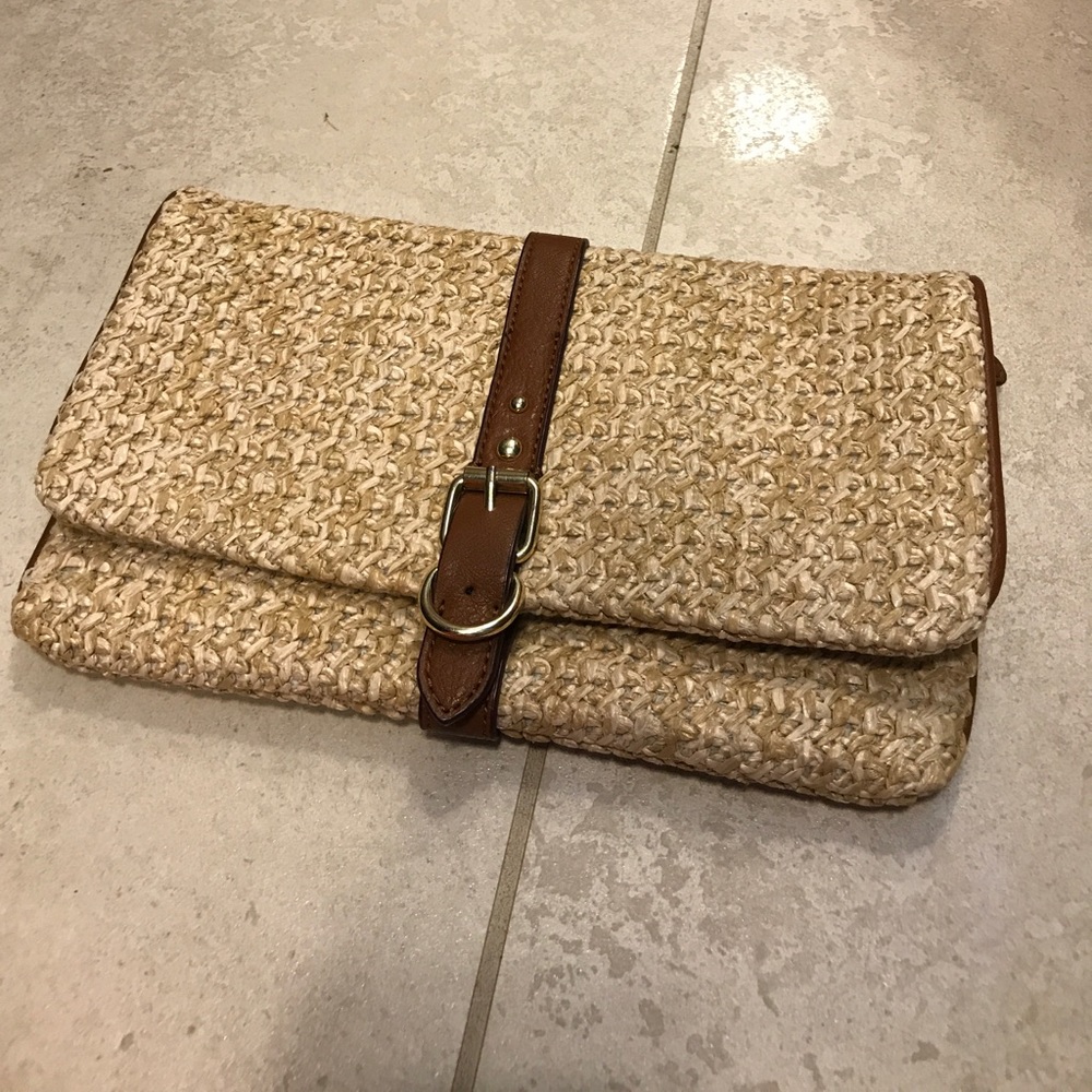 Woven clutch