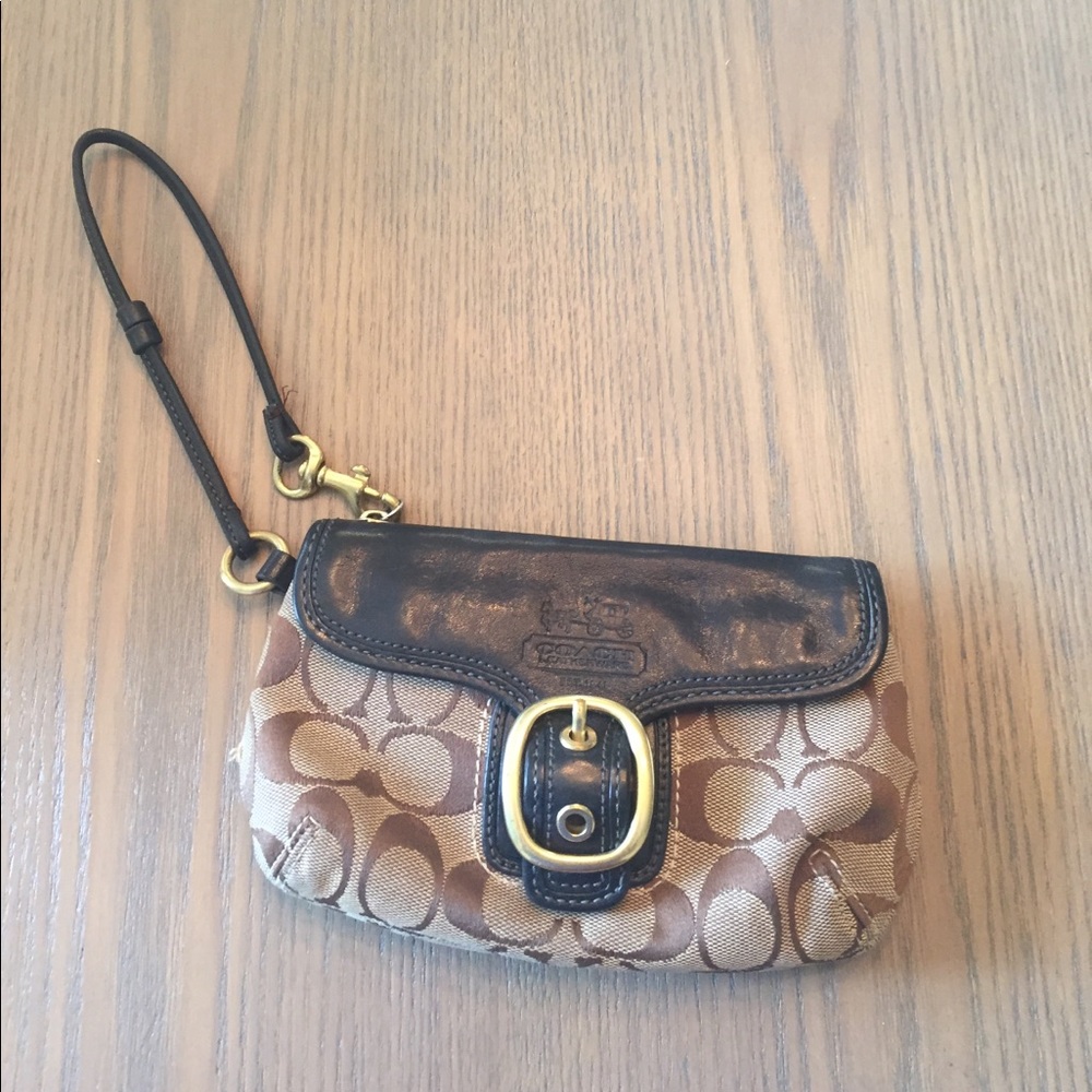 Authentic Coach Clutch💜