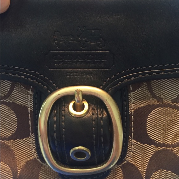 Authentic Coach Clutch💜 - Picture 4 of 8