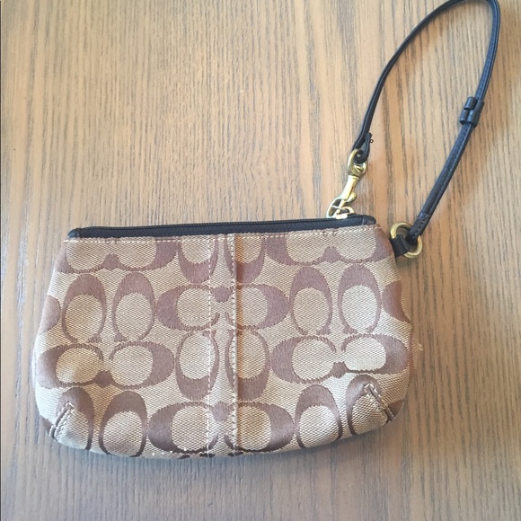 Authentic Coach Clutch💜 - Picture 5 of 8