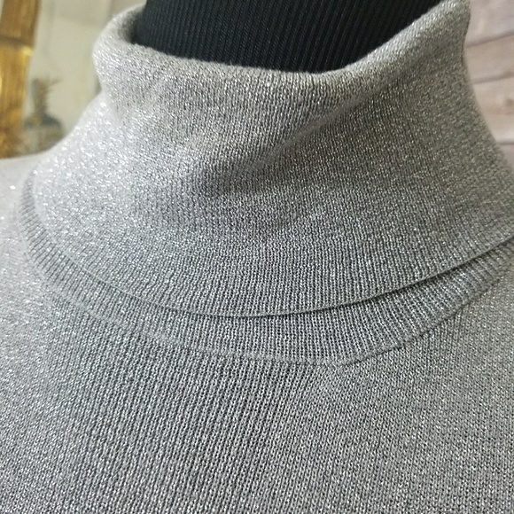 Silver Grey Mock Turtleneck Sleeveless Top - Picture 5 of 6