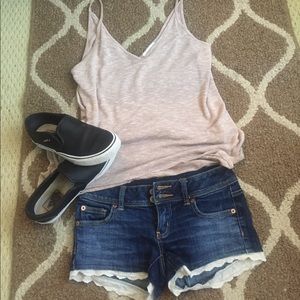 SIZE 0 American Eagle low rise shorts
