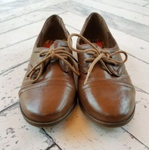 Women's Rocket Dog Brown Oxford size 6M
