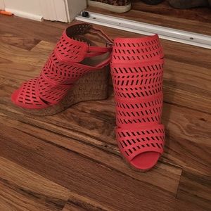 Coral Cork Wedge