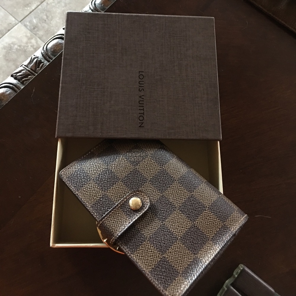 LV wallet yes it's really Authentic ❤️❤️❤️
