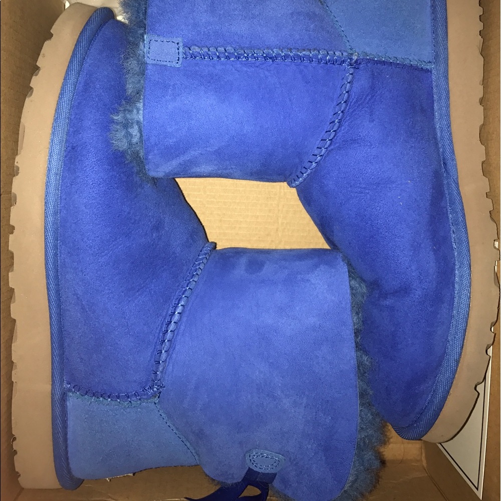 Blue bailey bow uggs
