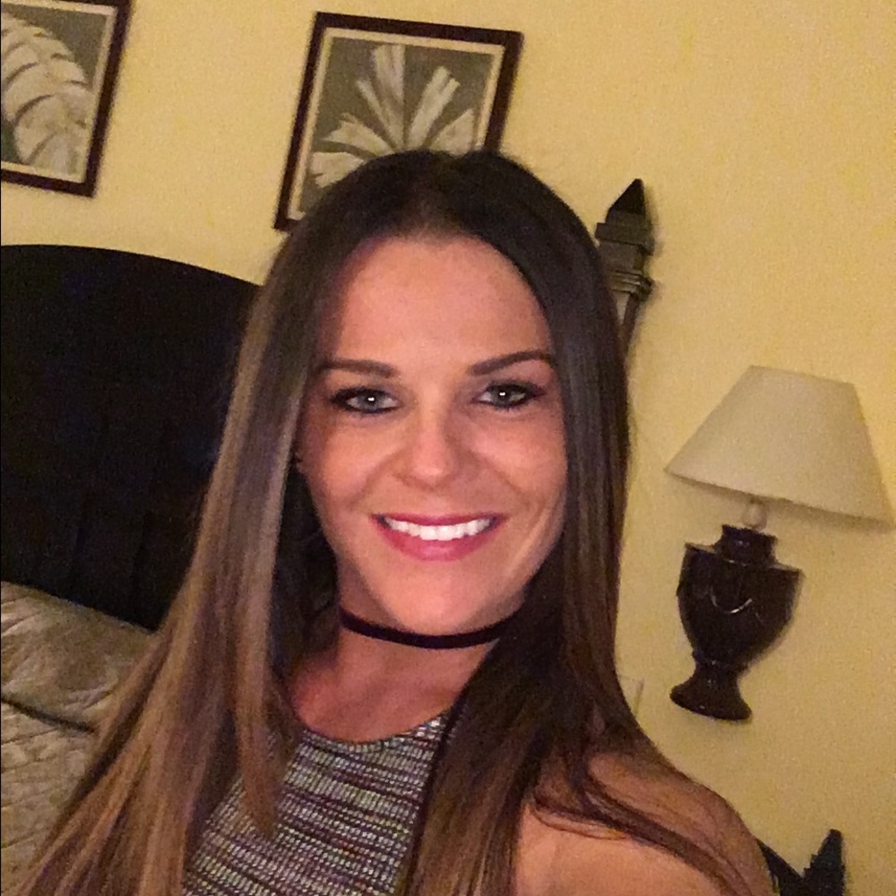 Meet your Posher, Courtney