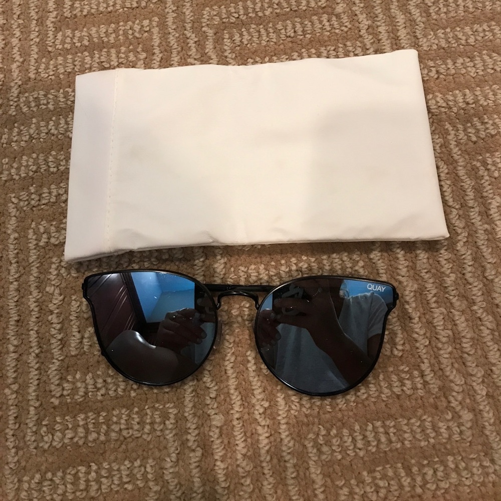 Quay blue reflector sunglasses