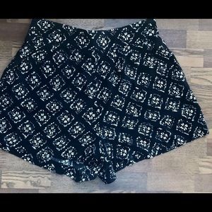 Mossimo Black and Tan Soft Short