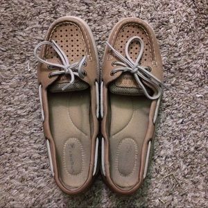 Tan eyelet Sperry's
