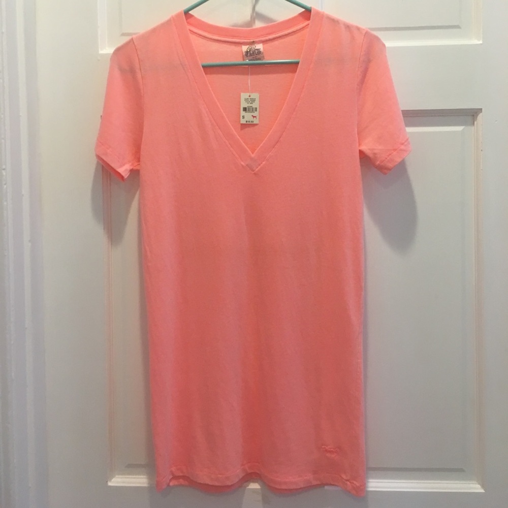 NWT VS PINK Pink V-Neck Tee