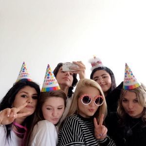 Meet your Posher, Danielle